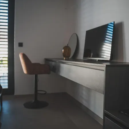 K&t Estate & - Flughafennahe Gaestesuite *