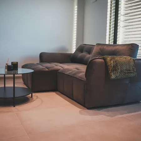 K&t Estate & - Flughafennahe Gaestesuite דירה *